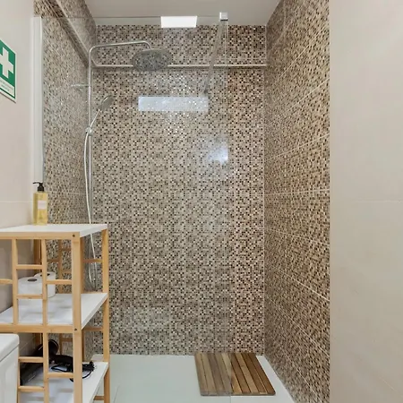 Apartment By The Sea *